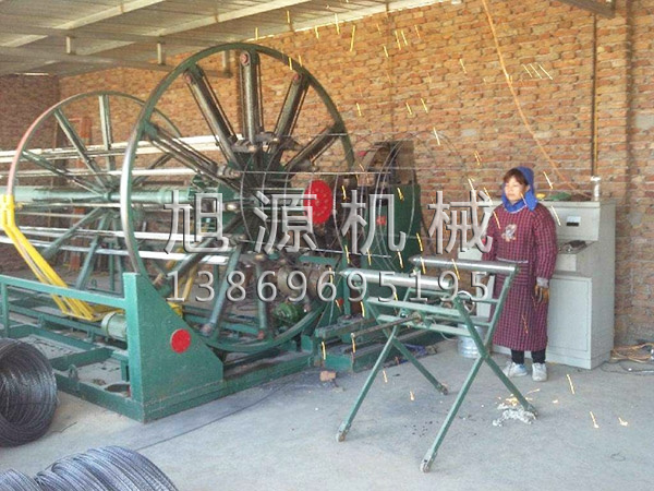  鋼筋籠滾焊機